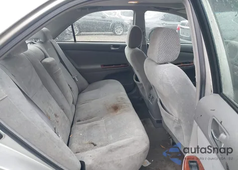 2004 Toyota Camry Xle z USA, uszkodzony, nr VIN 4T1BE32K44U893648